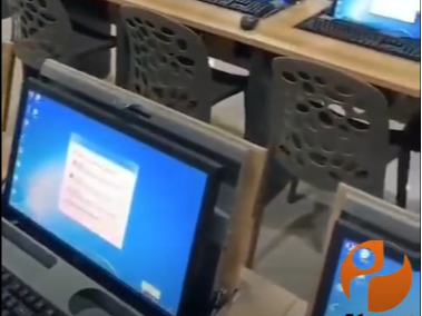 意通 智慧校园微机室电脑桌椅