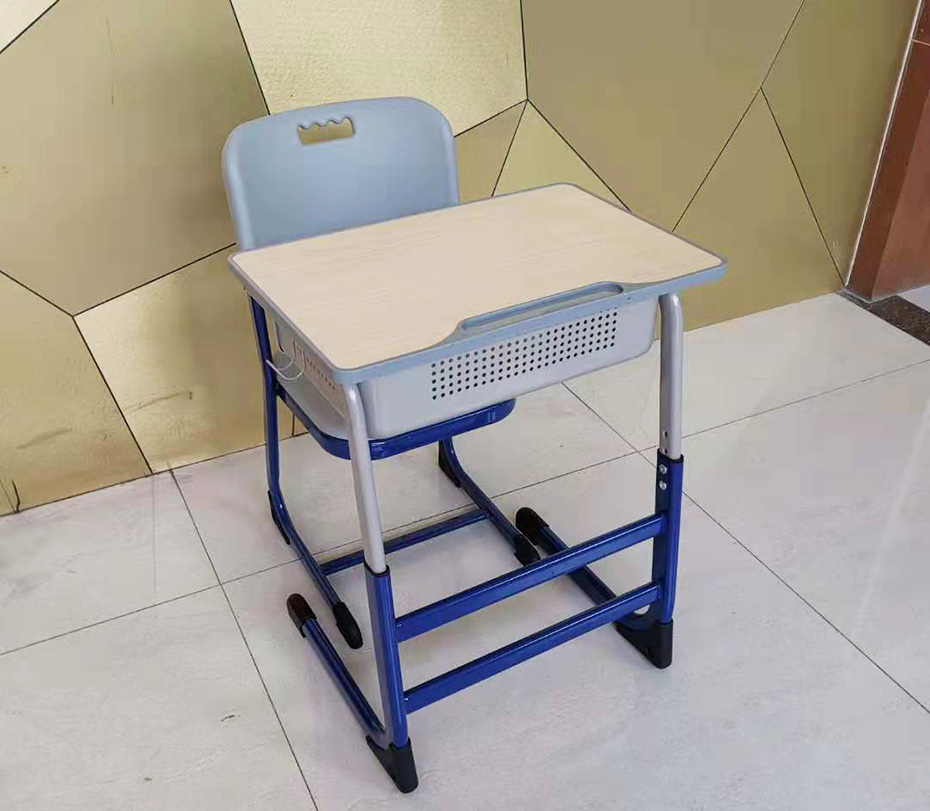 学生课桌椅